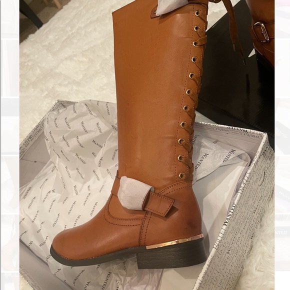 Lace up back knee high tan boots - Picture 3 of 6